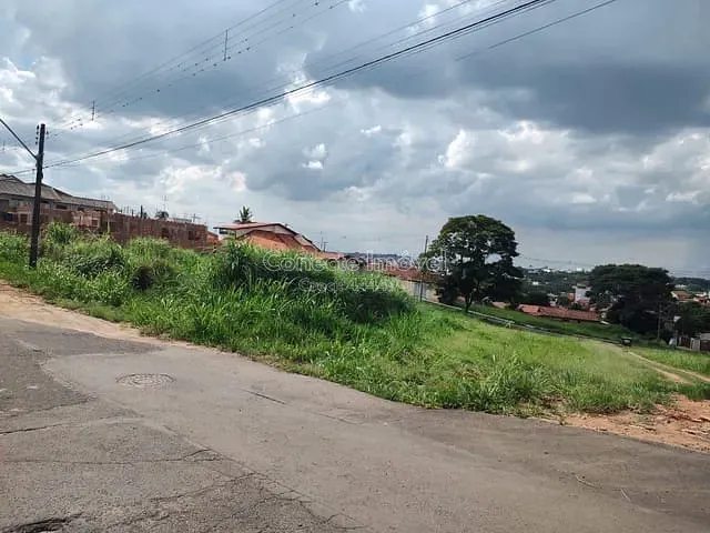 Terreno com 256m², à venda, no bairro Nova Jaguariúna em Jaguariúna