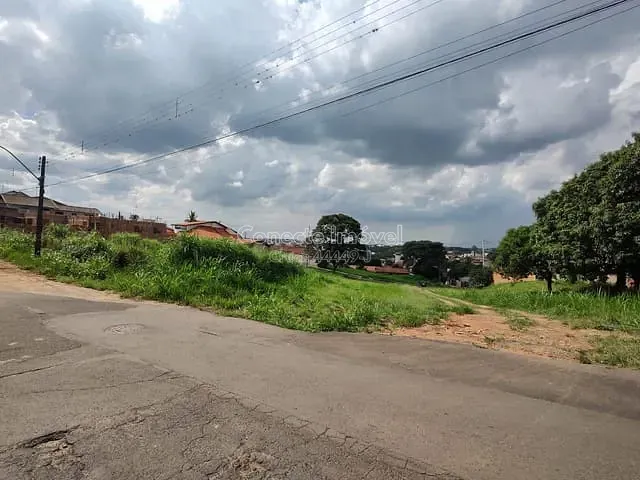 Terreno com 256m², à venda, no bairro Nova Jaguariúna em Jaguariúna