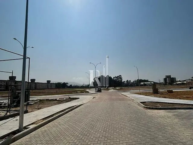 Terreno com 360m², à venda, no bairro Centro em Tijucas