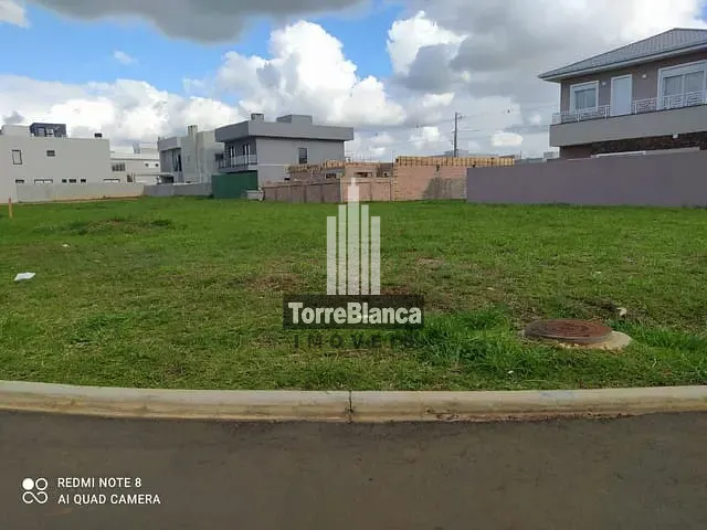 Terreno com 329m², à venda, no bairro Cará-Cará em Ponta Grossa