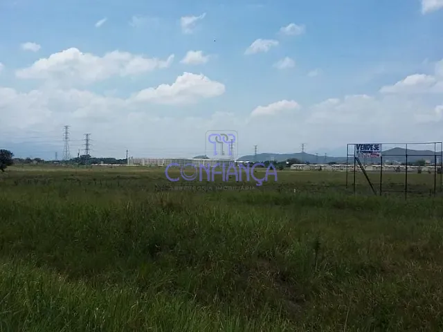 Terreno com 2000m², à venda, no bairro Santa Cruz em Rio de Janeiro