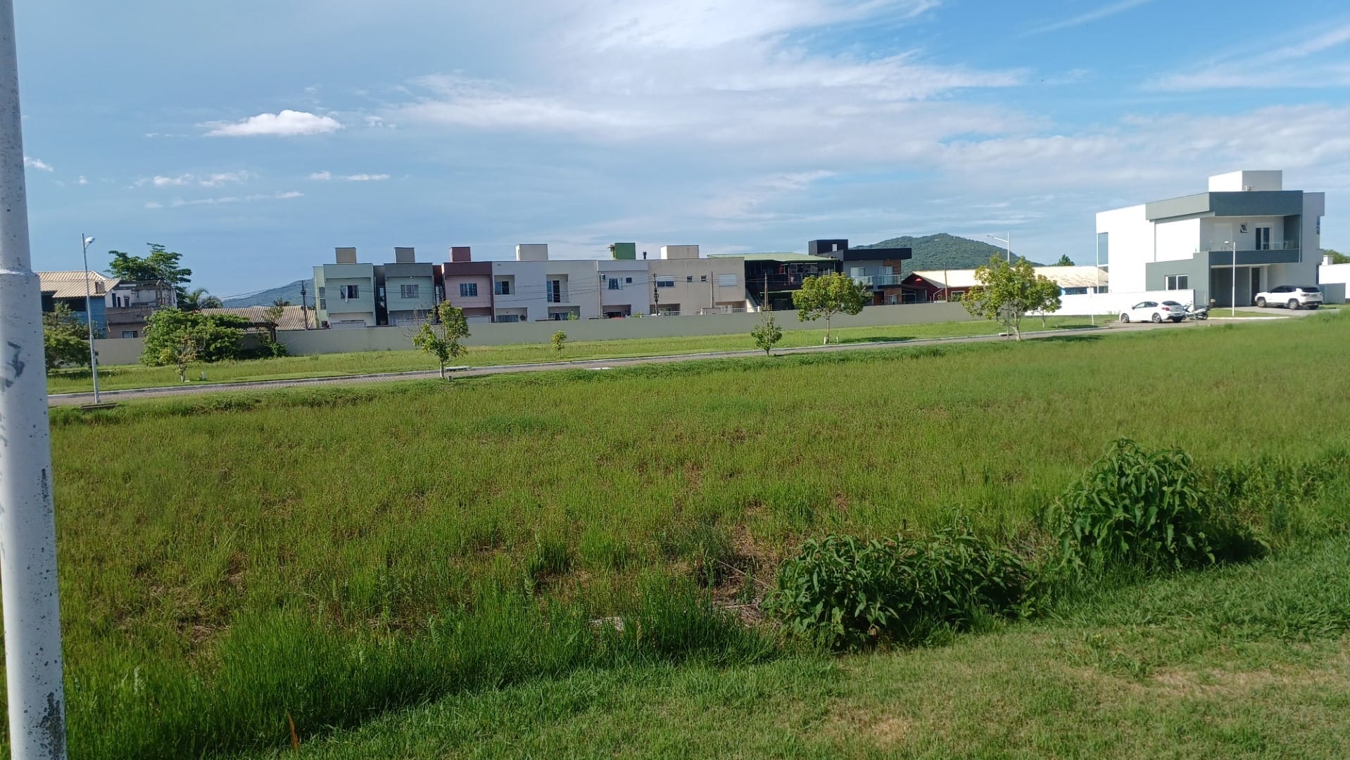 Terreno plano de 385,61m², plano, com ESCRITURA PÚBLICA, no Condomínio Caminho do Engenho I - Campeche - Florianópolis/SC