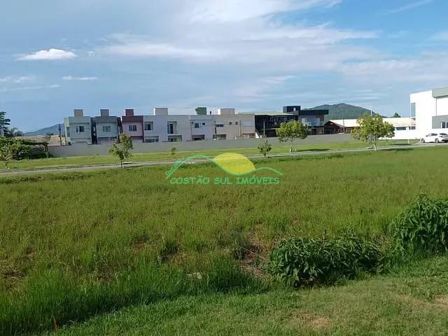 Terreno com 386m², à venda, no bairro Campeche em Florianópolis