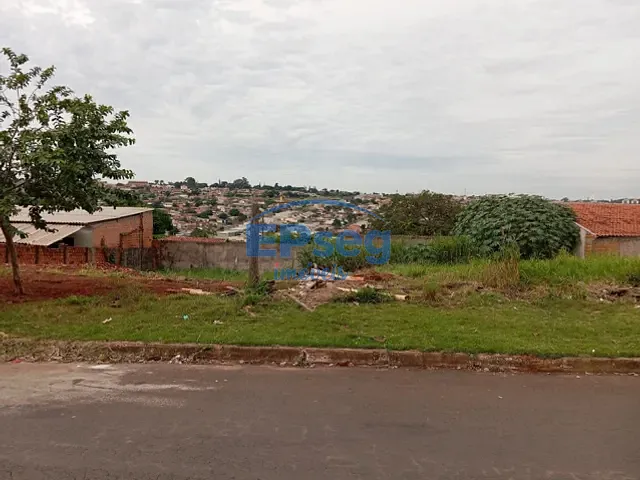 Terreno com 327m², à venda, no bairro Olímpico em Londrina
