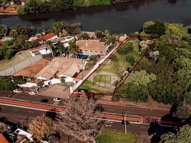 Terreno com 2425m², à venda, no bairro Centro em Londrina