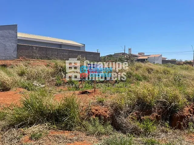 Terreno com 306m², à venda, no bairro Residencial Fazenda Planalto em Guaxupé