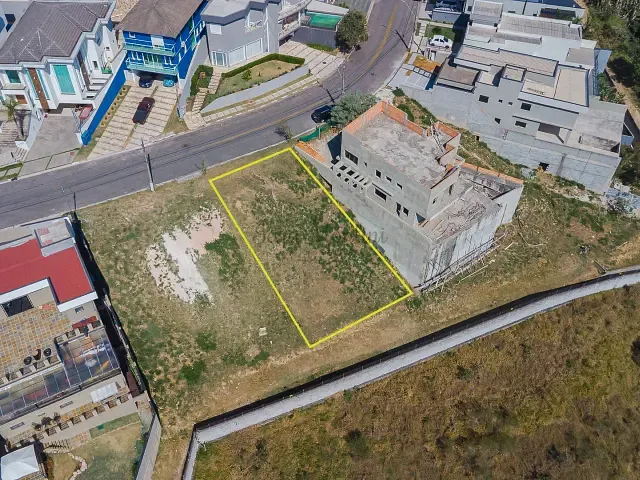 Terreno com 366m², à venda, no bairro Jardim Caiapiá em Cotia