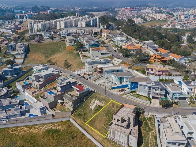 Terreno com 366m², à venda, no bairro Jardim Caiapiá em Cotia