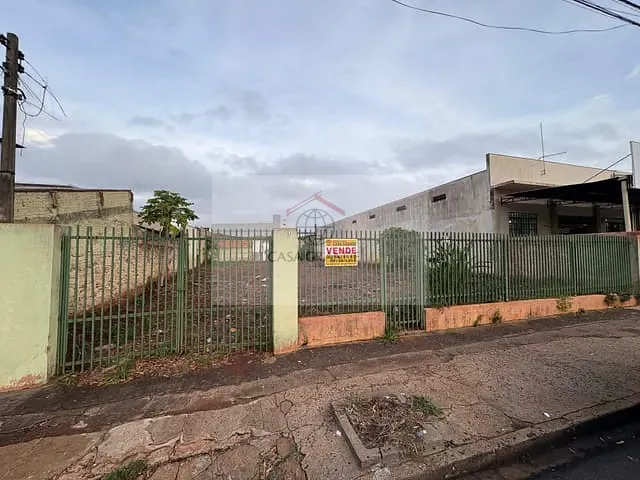 Terreno com 395m², à venda, no bairro Centro em Rolândia