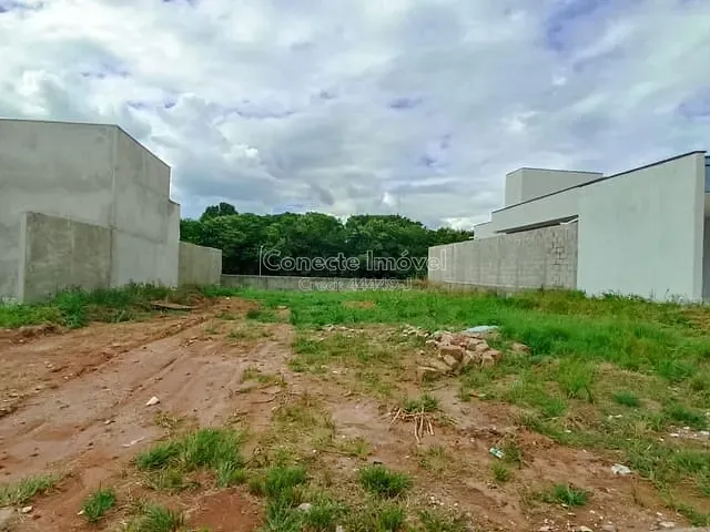 Terreno com 363m², à venda, no bairro Condomínio Residencial Holland Park em Holambra