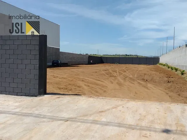 Terreno com 2160m², à venda, no bairro Vila Galvão em Caçapava