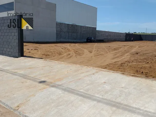 Terreno com 2160m², à venda, no bairro Vila Galvão em Caçapava
