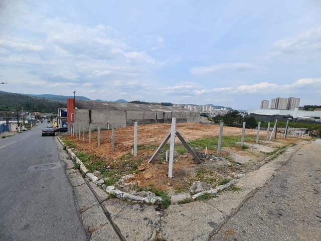 Terreno com 3008m², à venda ou para alugar, no bairro Jardim da Várzea em Santana de Parnaíba