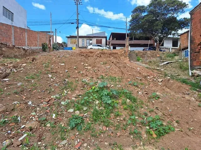Terreno com 300m², à venda, no bairro Jardim Nova Aparecida em Poços de Caldas