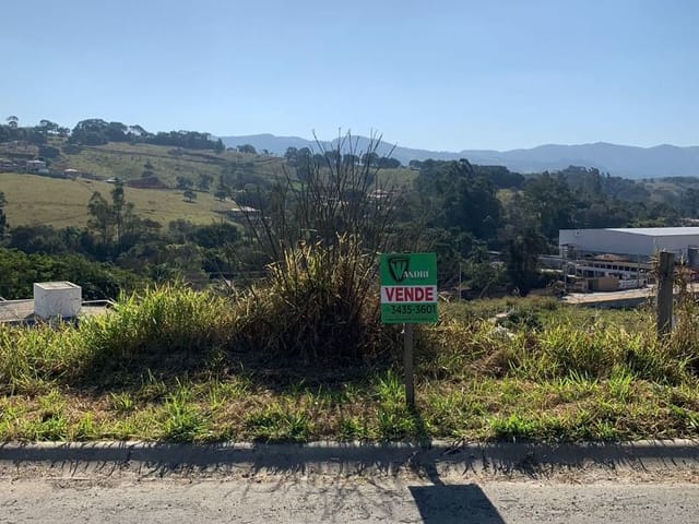 Terreno com 300m², à venda, no bairro Recanto Do Sol em Extrema