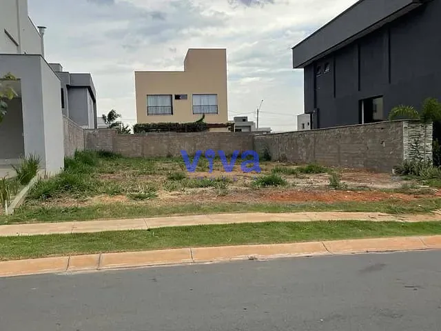 Terreno com 322m², à venda, no bairro Jardim Cristal em Aparecida de Goiânia