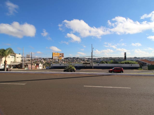Terreno com 489m², à venda, no bairro Uvaranas em Ponta Grossa