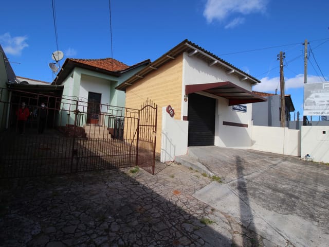 Terreno com 489m², à venda, no bairro Uvaranas em Ponta Grossa