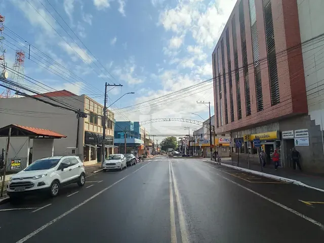 Terreno com 600m², à venda, no bairro Centro em Rolândia