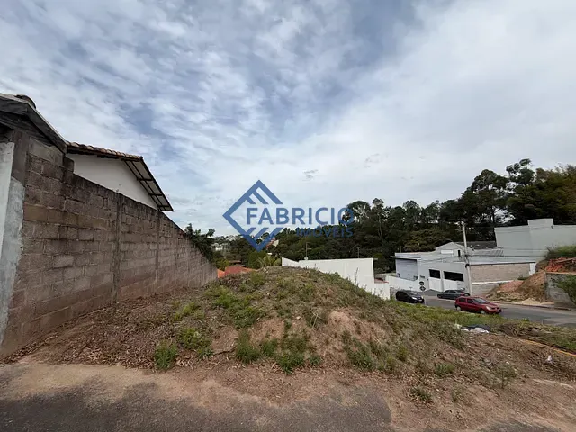Terreno com 250m², à venda, no bairro Santa Claudina em Vinhedo