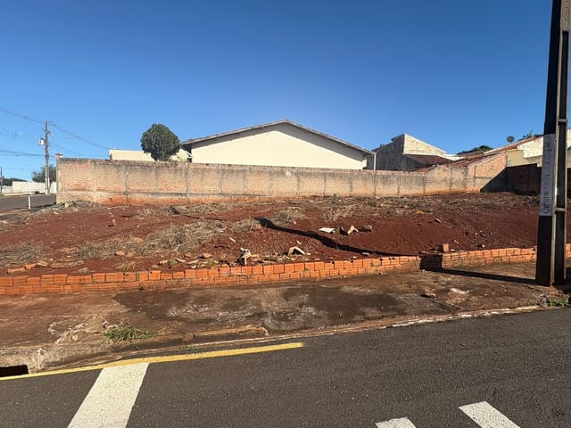 Foto do Terreno - Excelente terreno de esquina à venda na Avenida Brasília - Jardim Alto da Boa Vista em Rolândia | Imobiliária Casa Grande - Rolândia
