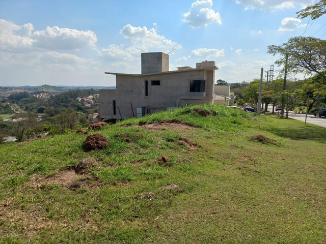 Terreno com 1550m², à venda, no bairro Rainha em Louveira