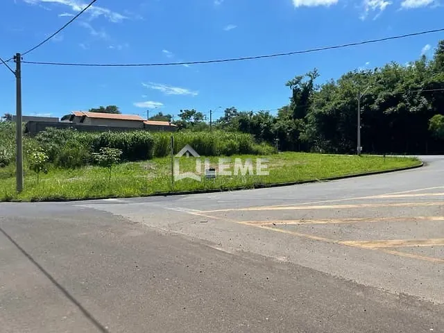 Terreno com 452m², à venda, no bairro Vila Carvalho em Mococa