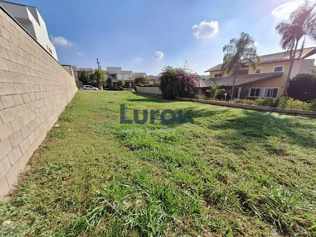 Terreno com 600m², à venda, no bairro Centro em Vinhedo