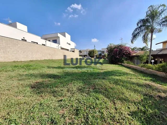 Terreno com 600m², à venda, no bairro Centro em Vinhedo