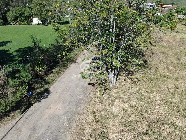 Terreno com 4197m², à venda, no bairro Jardim Martinelli (Penedo) em Itatiaia