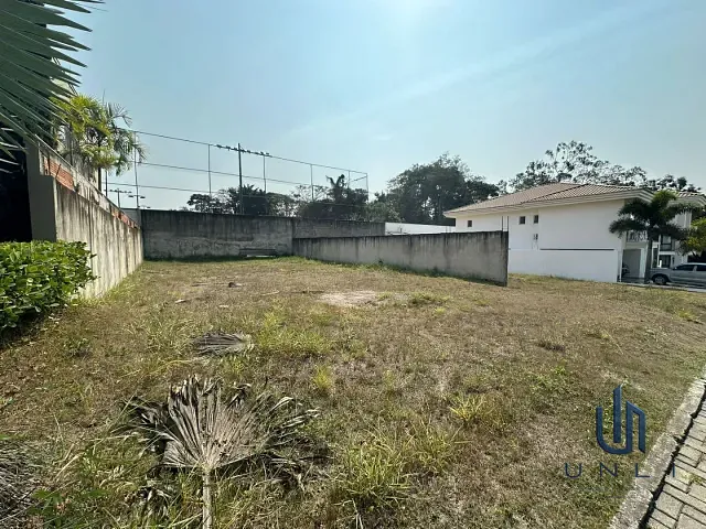 Terreno com 409m², à venda, no bairro Laranjal em Volta Redonda
