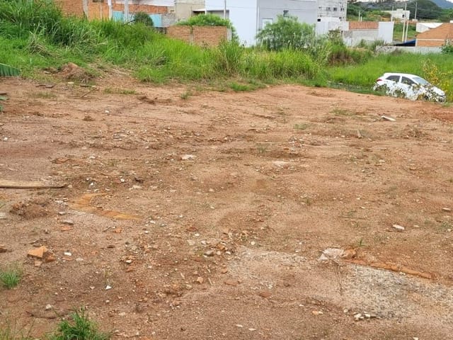 Terreno com 168m², à venda, no bairro Jardim Aurora em São João da Boa Vista