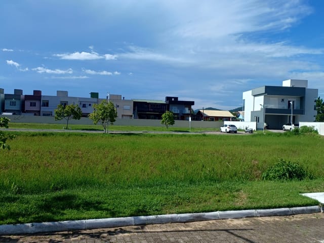 Foto do Terreno - Terreno plano de 390,96m², plano, com ESCRITURA PÚBLICA, no Condomínio Caminho do Engenho I - Campeche - Florianópolis/SC | Costão Sul Imóveis