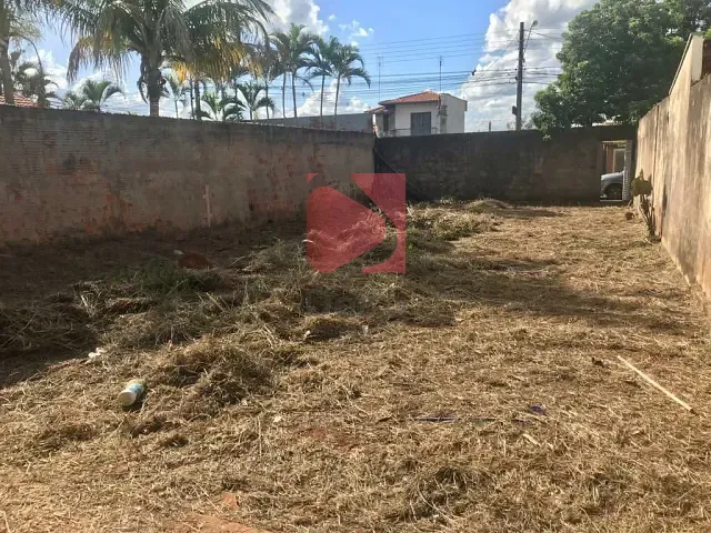 Terreno com 250m², à venda, no bairro Jardim Margarida em Pirassununga