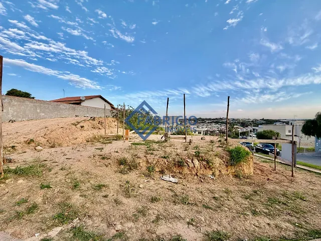 Terreno com 250m², à venda, no bairro Bosque em Vinhedo