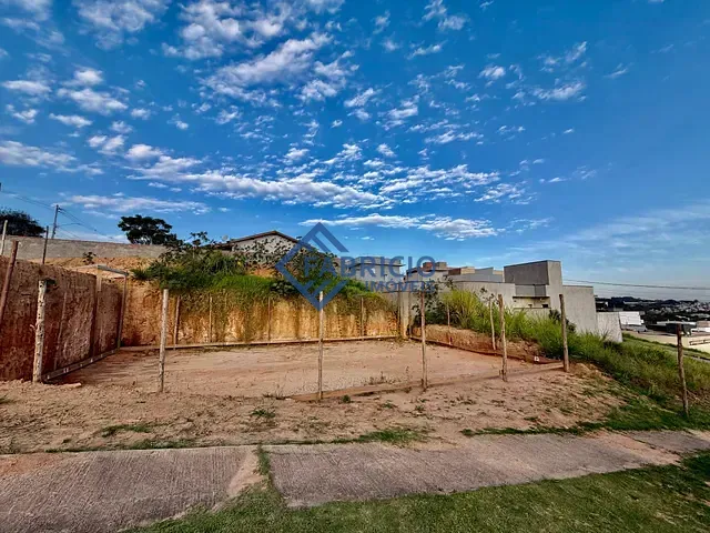 Terreno com 250m², à venda, no bairro Bosque em Vinhedo