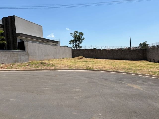 Terreno com 340m², à venda, no bairro Bairro ZPR2 em Nova Odessa