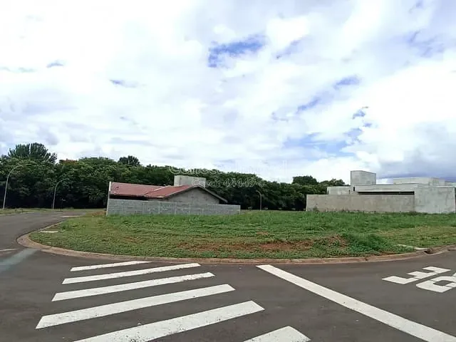 Terreno com 491m², à venda, no bairro Condomínio Residencial Holland Park em Holambra