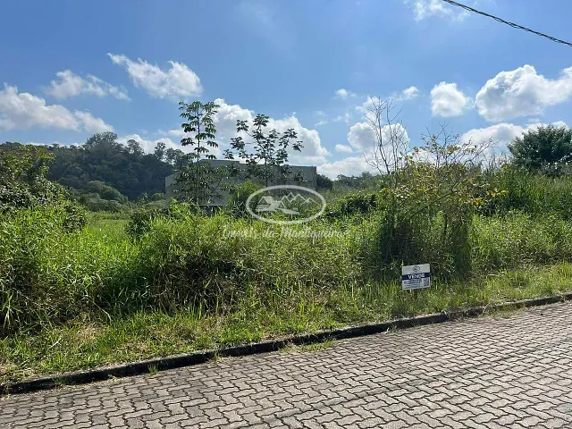 Terreno com 1600m², à venda, no bairro Penedo (Penedo) em Itatiaia