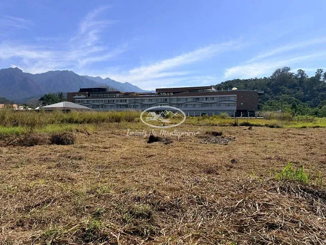 Terreno com 1600m², à venda, no bairro Penedo (Penedo) em Itatiaia