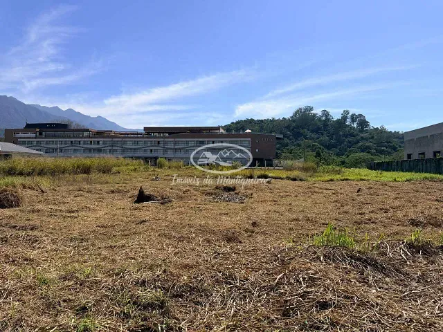 Terreno com 1600m², à venda, no bairro Penedo (Penedo) em Itatiaia