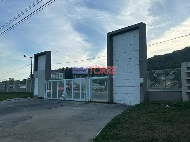 Terreno com 450m², à venda, no bairro Nossa Senhora da Vitória em Ilhéus
