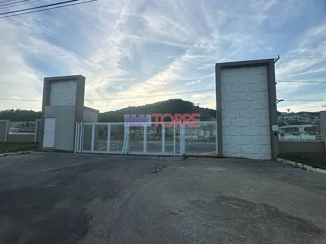 Terreno com 450m², à venda, no bairro Nossa Senhora da Vitória em Ilhéus