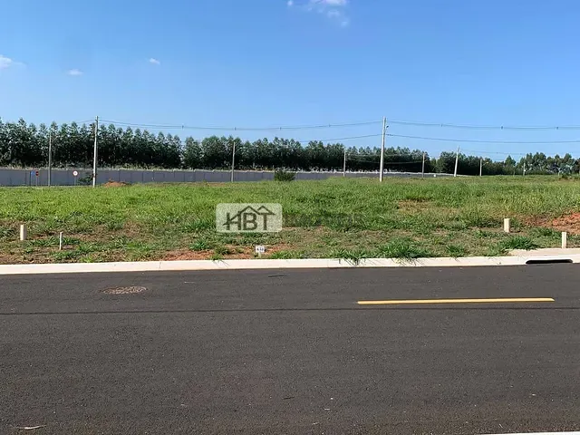 Terreno com 300m², à venda, no bairro Residencial Villa de León em Piratininga