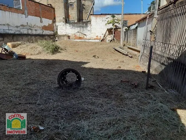 Terreno com 274m², à venda, no bairro Vila Santa Maria em Anápolis