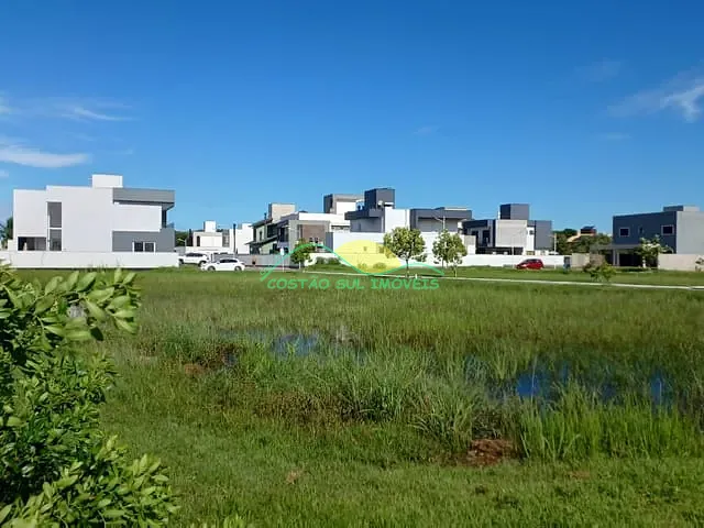 Terreno com 394m², à venda, no bairro Campeche em Florianópolis