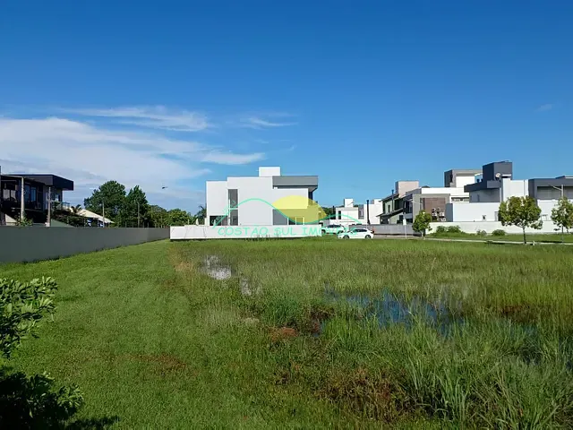 Terreno com 394m², à venda, no bairro Campeche em Florianópolis