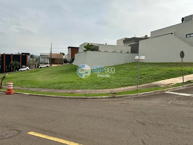 Terreno com 270m², à venda, no bairro Royal Boulevard Residence em Ibiporã