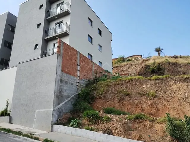 Terreno com 1675m², à venda, no bairro São José em Poços de Caldas