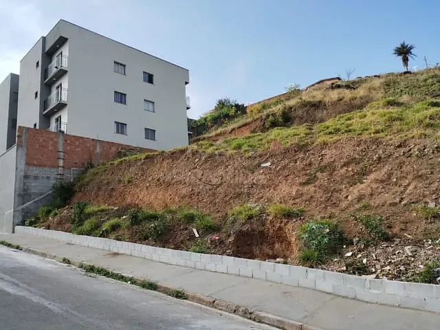 Terreno com 1675m², à venda, no bairro São José em Poços de Caldas